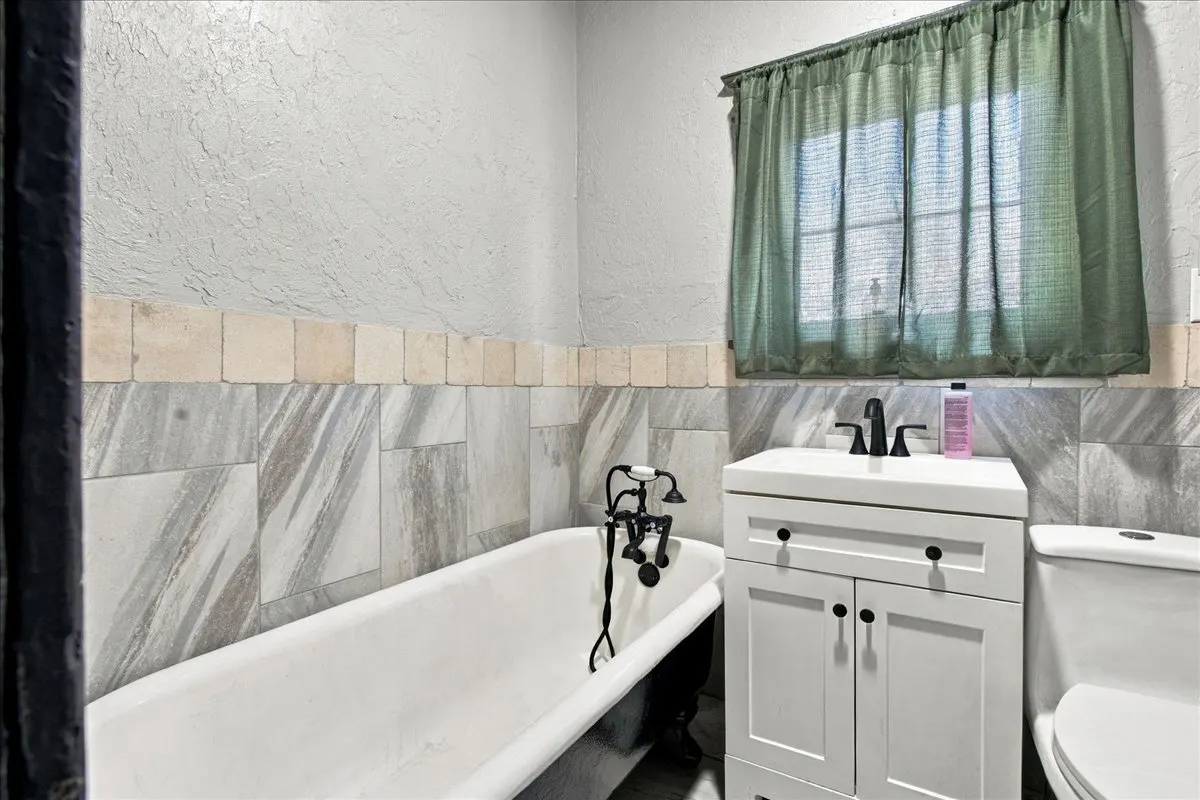 Photo 18 — 724 W Cedar Street, Durant, OK 74701