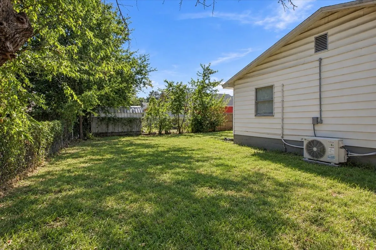 Photo 21 — 724 W Cedar Street, Durant, OK 74701