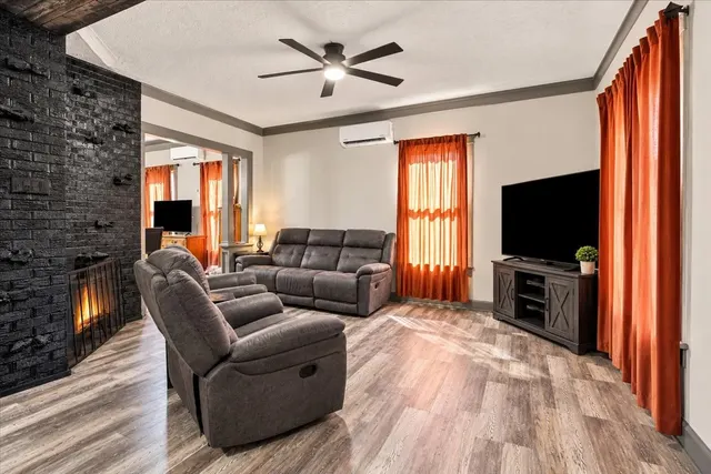 Photo 5 — 724 W Cedar Street, Durant, OK 74701