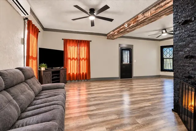 Photo 6 — 724 W Cedar Street, Durant, OK 74701