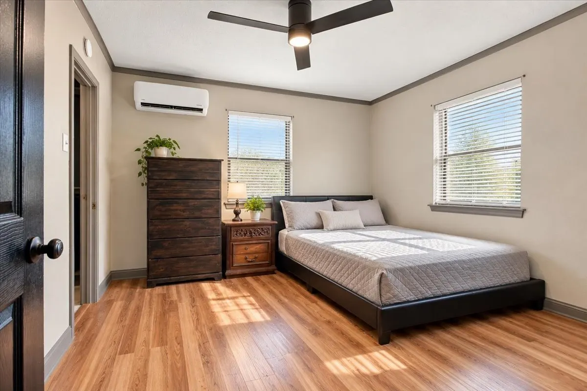 Photo 11 — 724 W Cedar Street, Durant, OK 74701