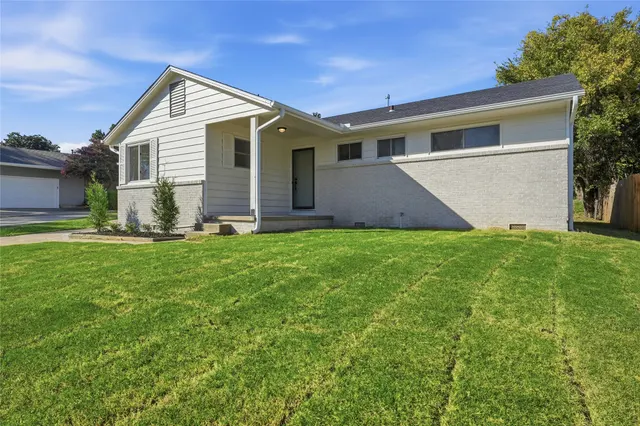 Photo 5 — 5807 E 22nd Place, Tulsa, OK 74114