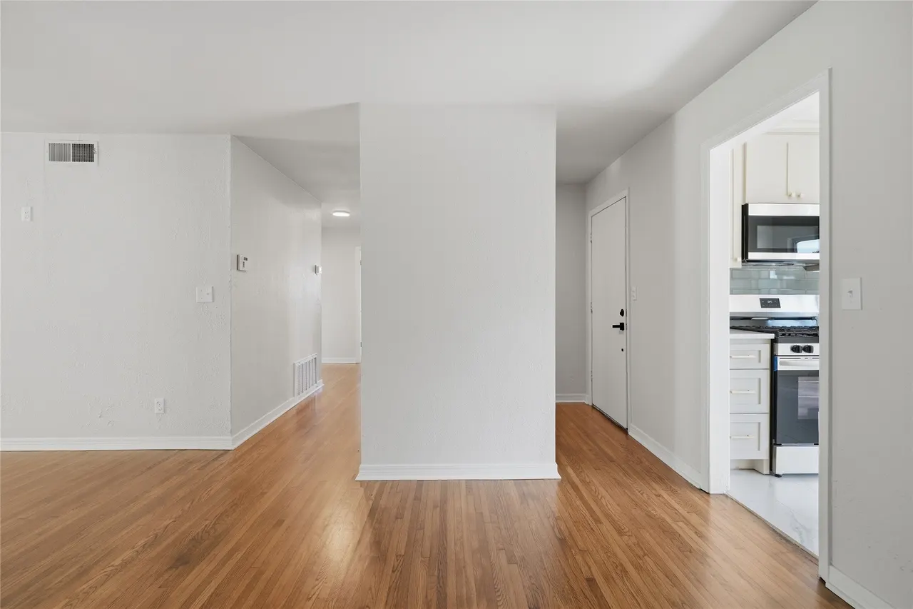 Photo 11 — 5807 E 22nd Place, Tulsa, OK 74114