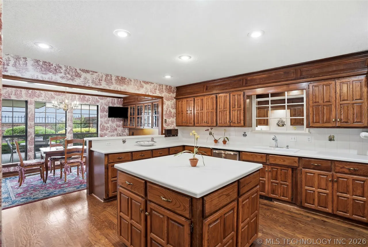 Photo 12 — 3413 E 58th Place, Tulsa, OK 74135