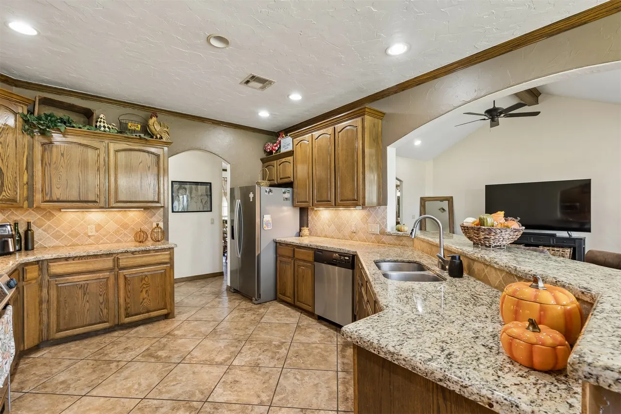 Photo 19 — 923 S Country Club Drive, Cushing, OK 74023