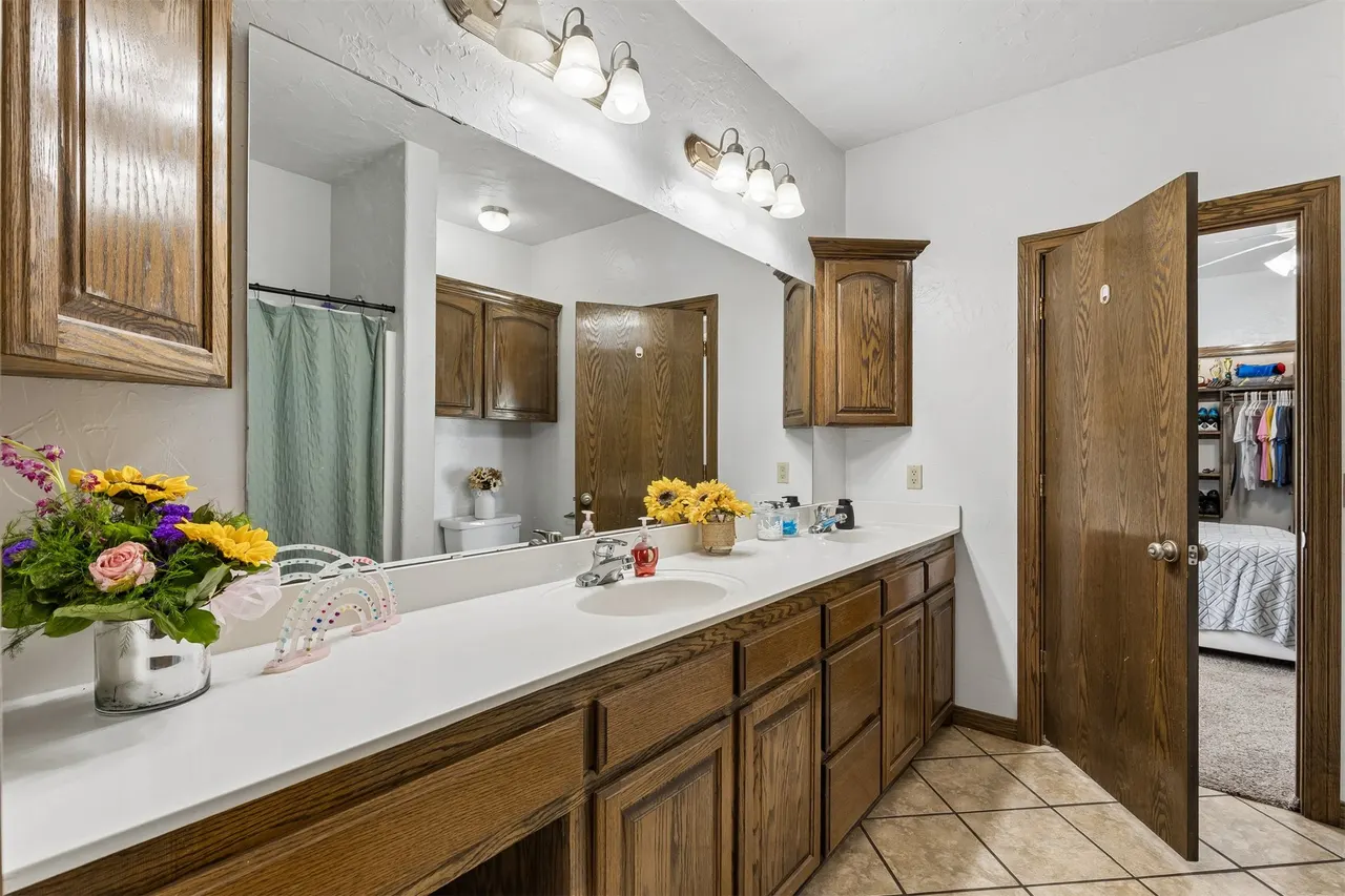 Photo 39 — 923 S Country Club Drive, Cushing, OK 74023