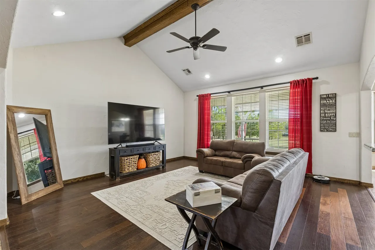 Photo 9 — 923 S Country Club Drive, Cushing, OK 74023