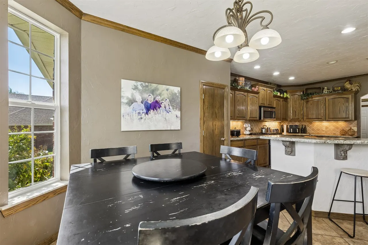 Photo 14 — 923 S Country Club Drive, Cushing, OK 74023