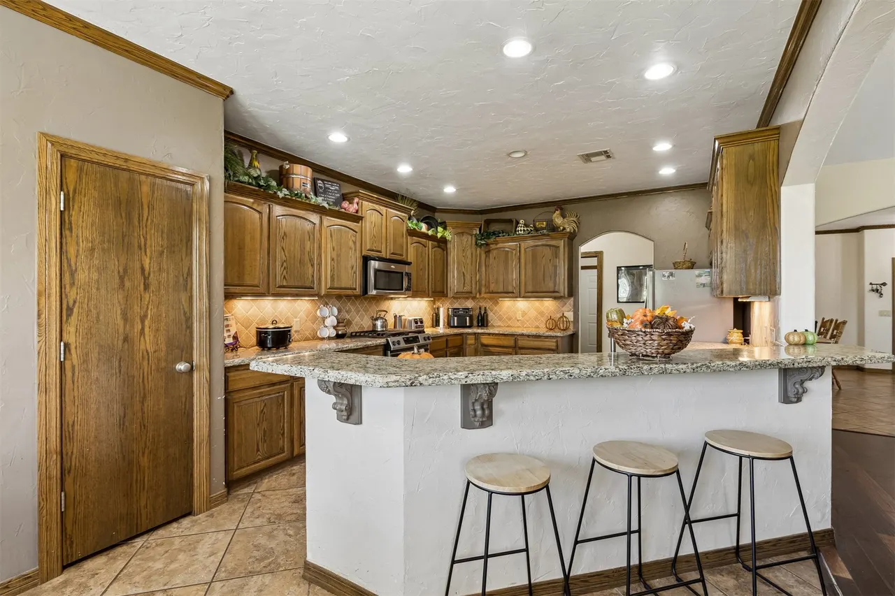Photo 15 — 923 S Country Club Drive, Cushing, OK 74023