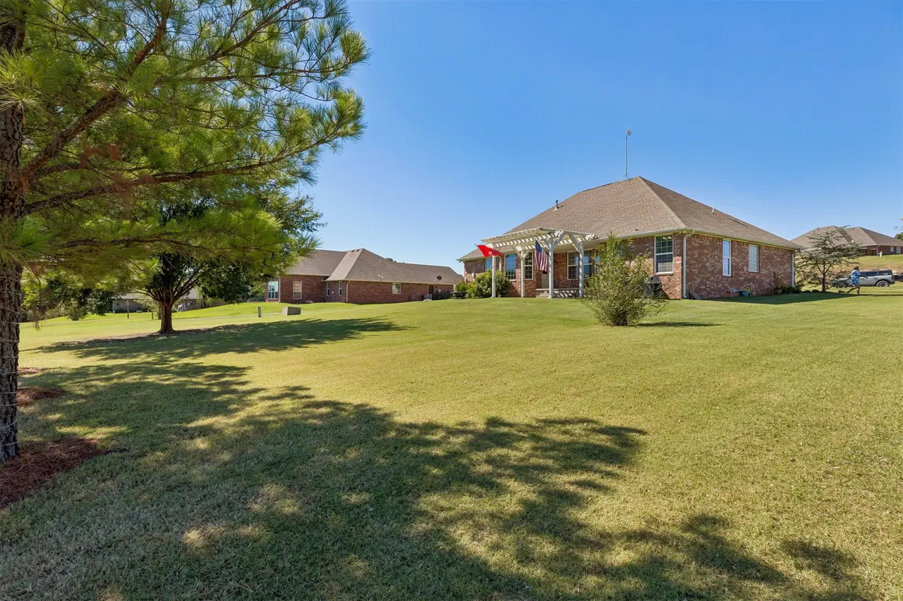 Photo 52 — 923 S Country Club Drive, Cushing, OK 74023