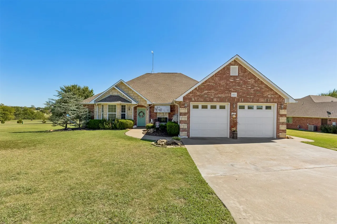Photo 57 — 923 S Country Club Drive, Cushing, OK 74023