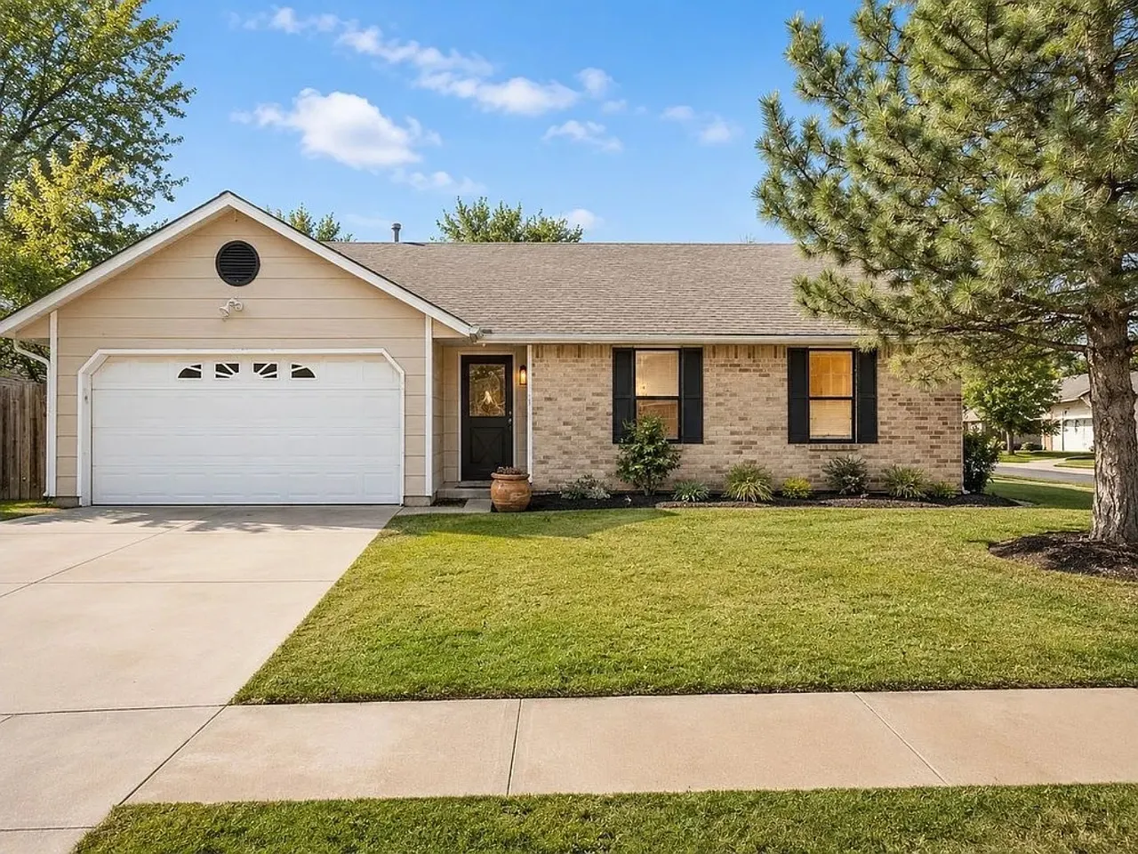 Front exterior — 13820 E 29th Place, Tulsa, OK 74134