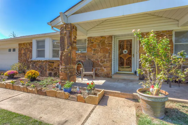 Photo 3 — 16932 S 321st EastAvenue, Coweta, OK 74429