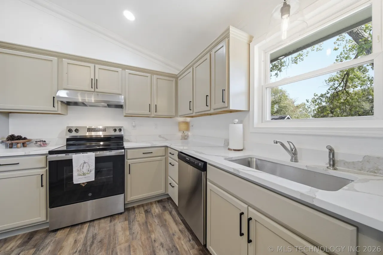 Photo 15 — 404 S Caney Street, Copan, OK 74022