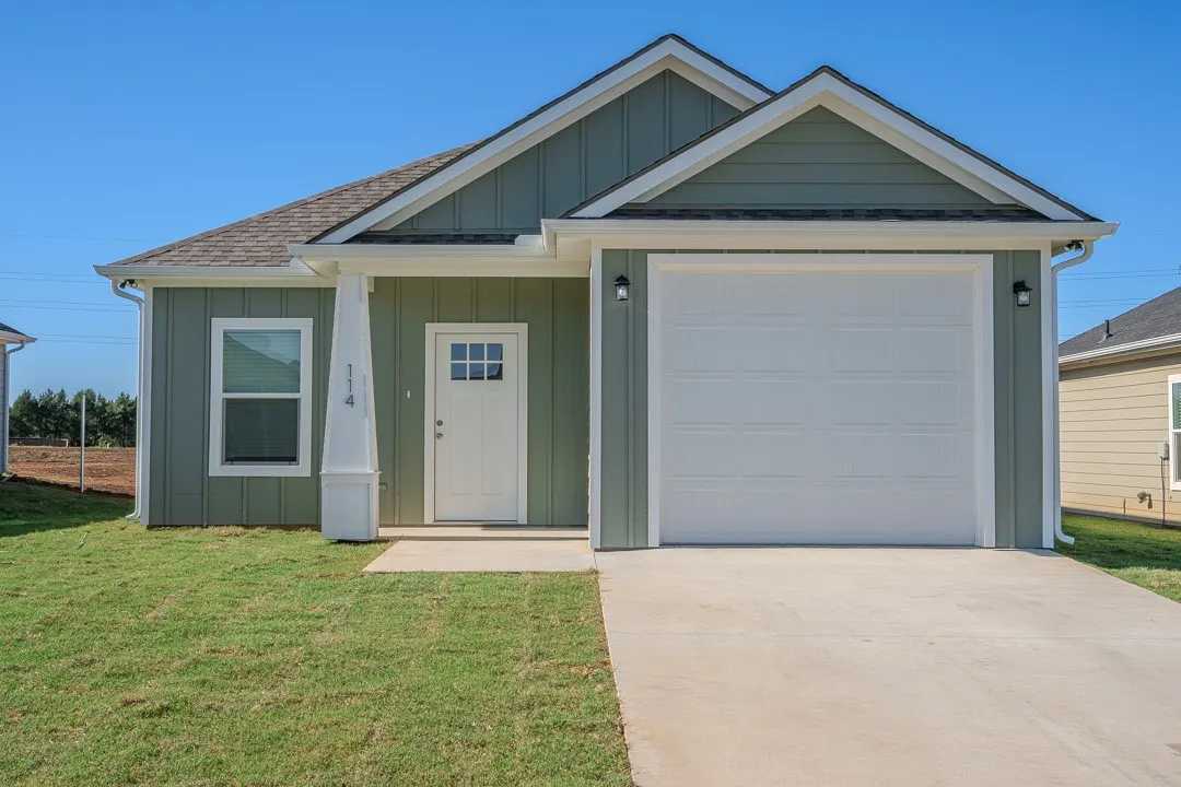 Front exterior — 114 Loyal Lane, Durant, OK 74701