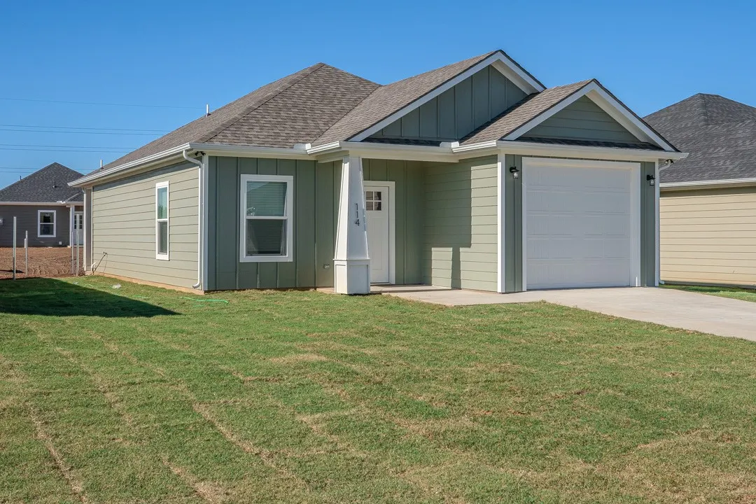 Photo 2 — 114 Loyal Lane, Durant, OK 74701