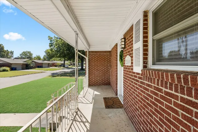 Photo 5 — 2810 S Hudson Avenue, Tulsa, OK 74114