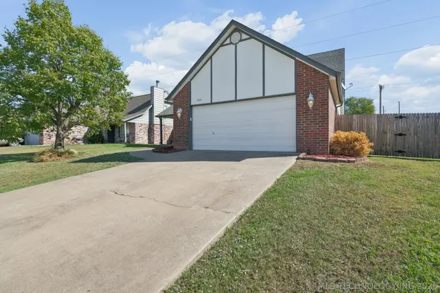 Photo 3 — 7929 N 128th East Avenue, Owasso, OK 74055