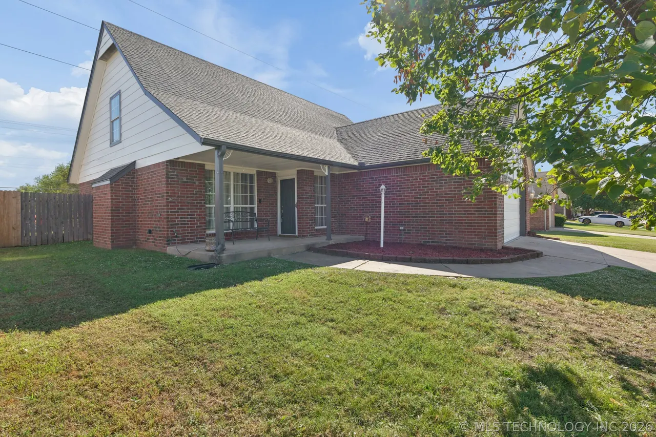 Photo 2 — 7929 N 128th East Avenue, Owasso, OK 74055
