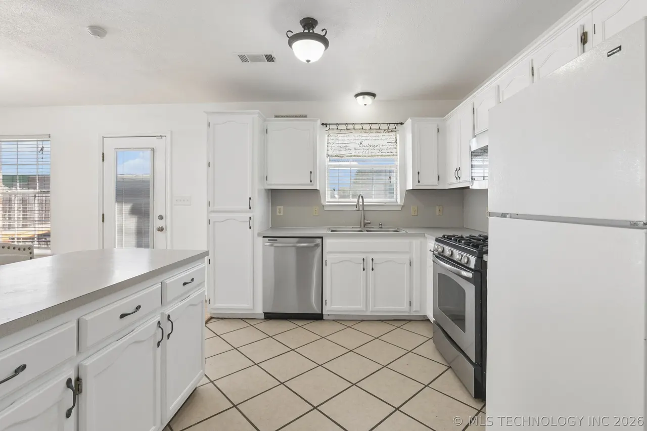 Photo 12 — 7929 N 128th East Avenue, Owasso, OK 74055