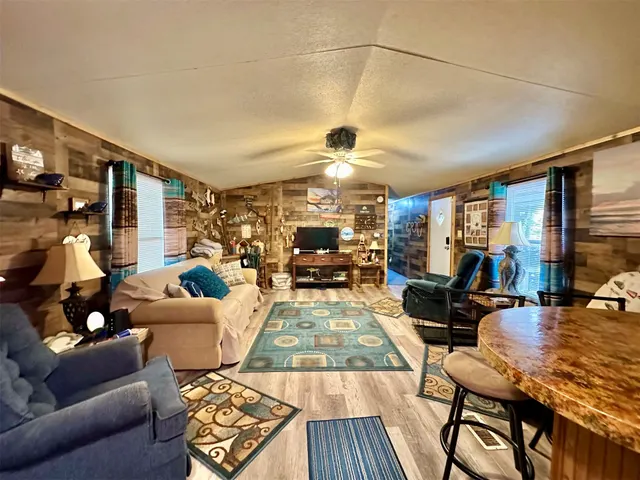 Photo 3 — 10716 Driftwood Road, Kingston, OK 73439
