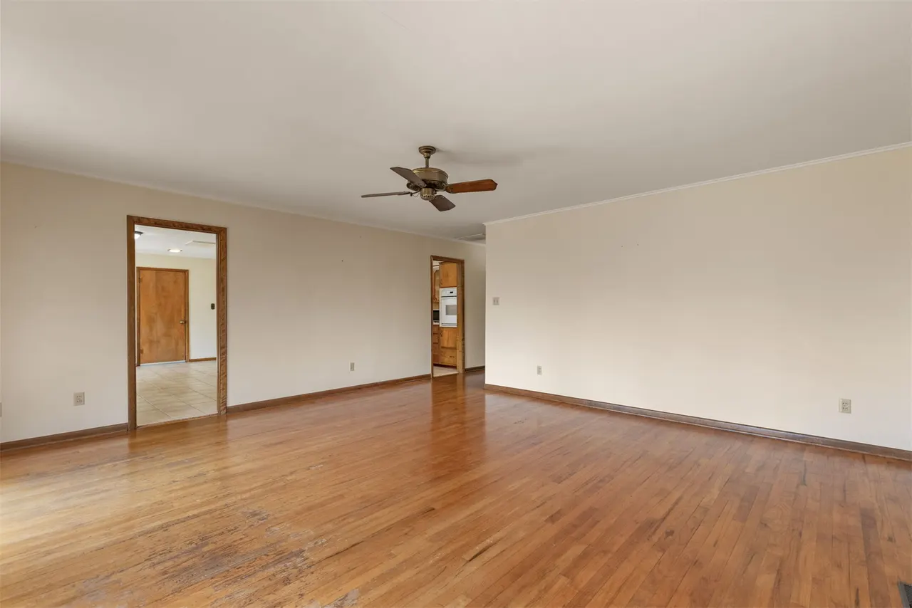 Photo 11 — 316 E Pecan Street, Coweta, OK 74429