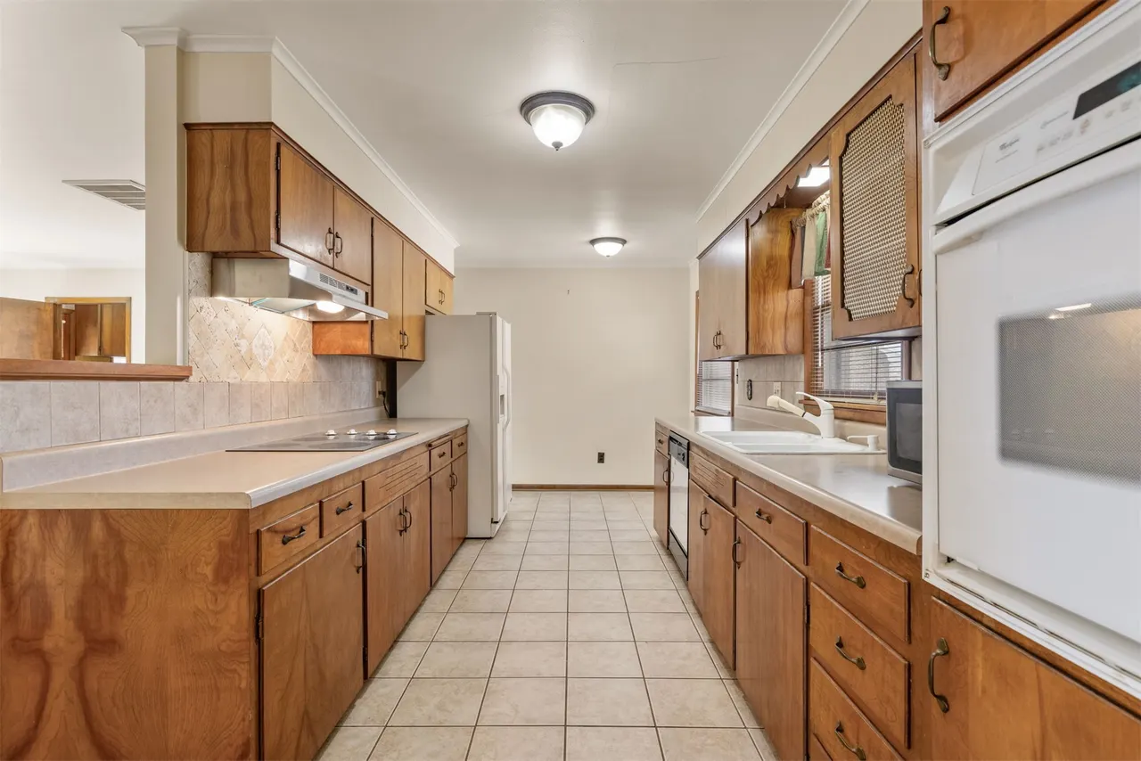 Photo 13 — 316 E Pecan Street, Coweta, OK 74429