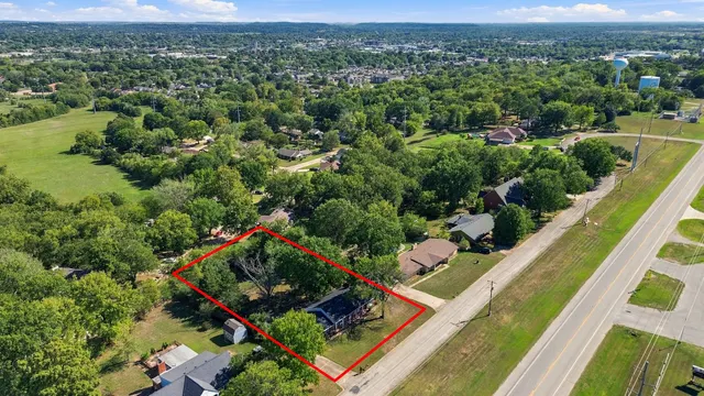 Photo 2 — 1936 Memorial Drive, Claremore, OK 74017