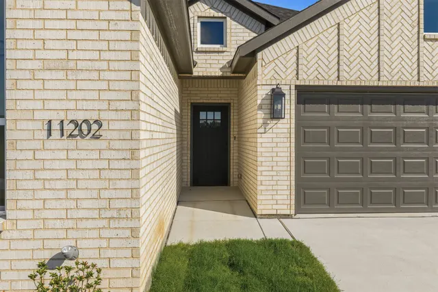 Photo 2 — 11202 Post Oak Circle, Marietta, OK 73448