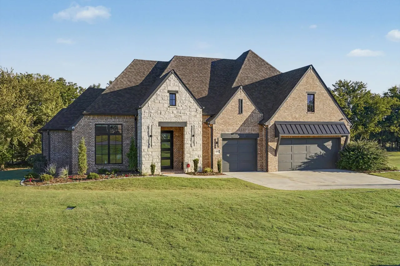Photo 2 — 9597 E Bond Drive, Claremore, OK 74017