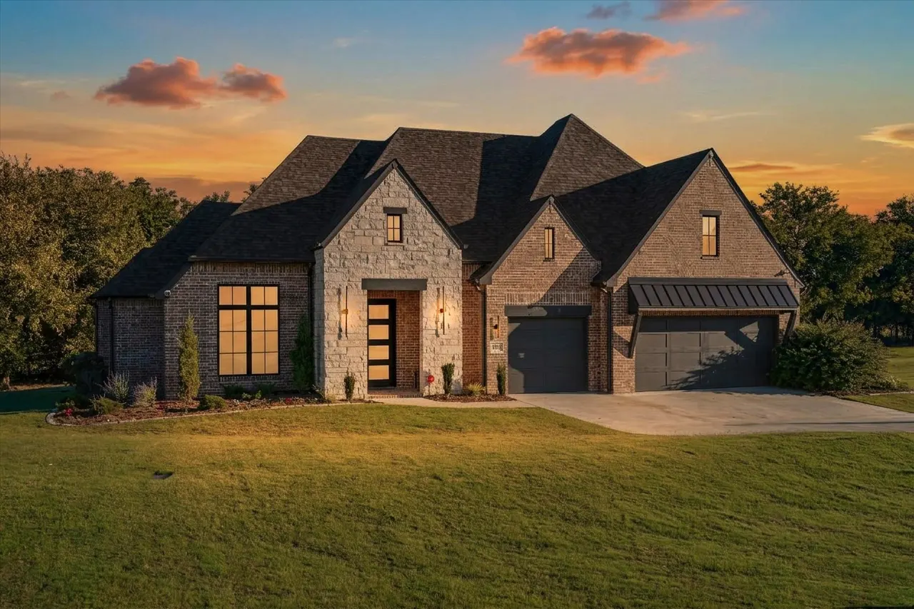 Front exterior — 9597 E Bond Drive, Claremore, OK 74017