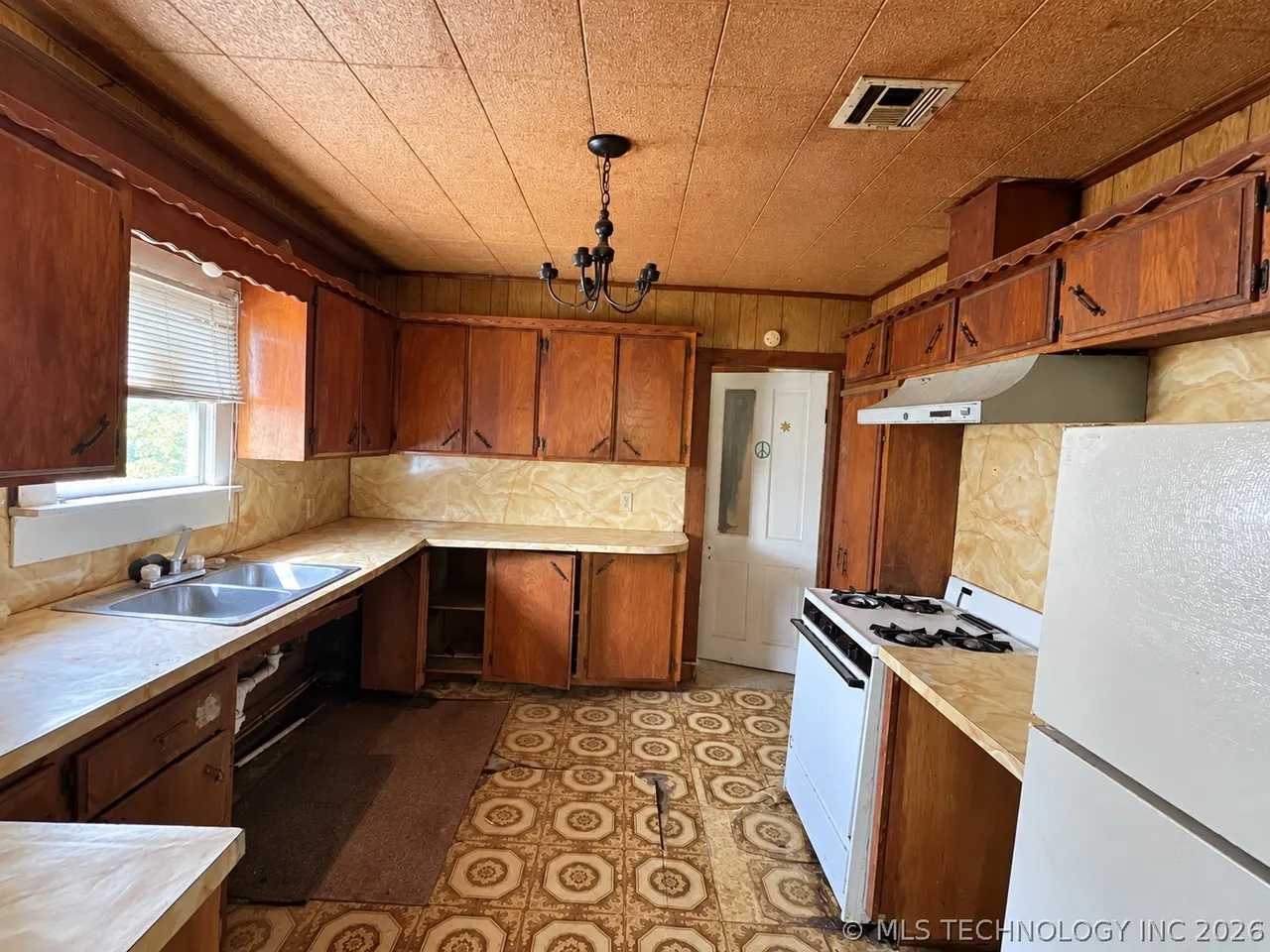 Photo 4 — 523 S Broadway, Holdenville, OK 74848