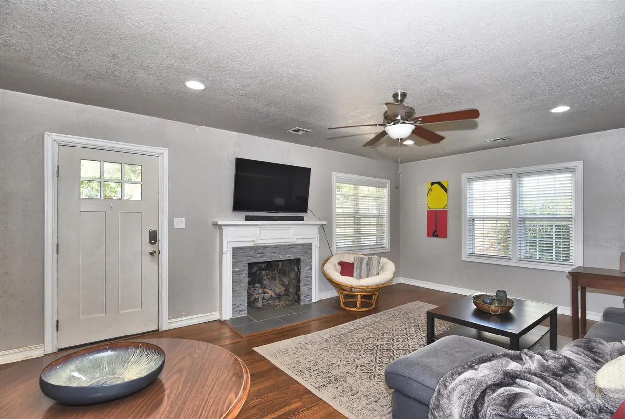Photo 5 — 733 Oswego Avenue, Tulsa, OK 74112