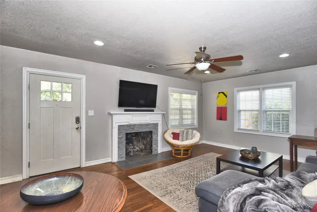 Photo 5 — 733 Oswego Avenue, Tulsa, OK 74112