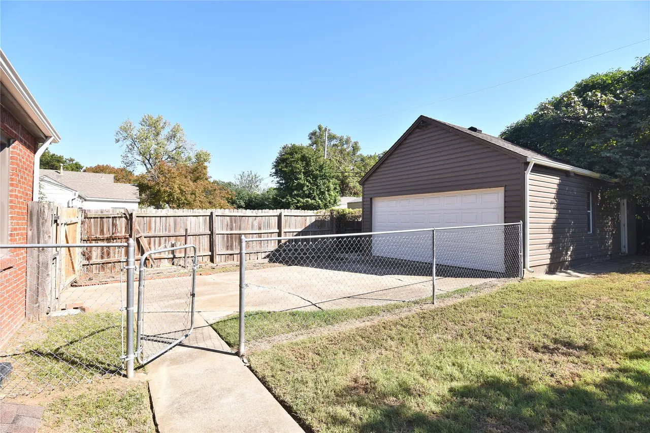 Photo 23 — 733 Oswego Avenue, Tulsa, OK 74112