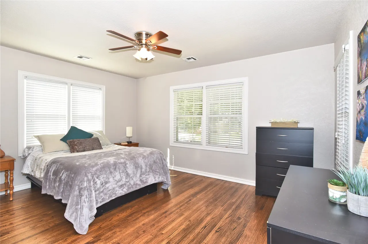 Photo 8 — 733 Oswego Avenue, Tulsa, OK 74112