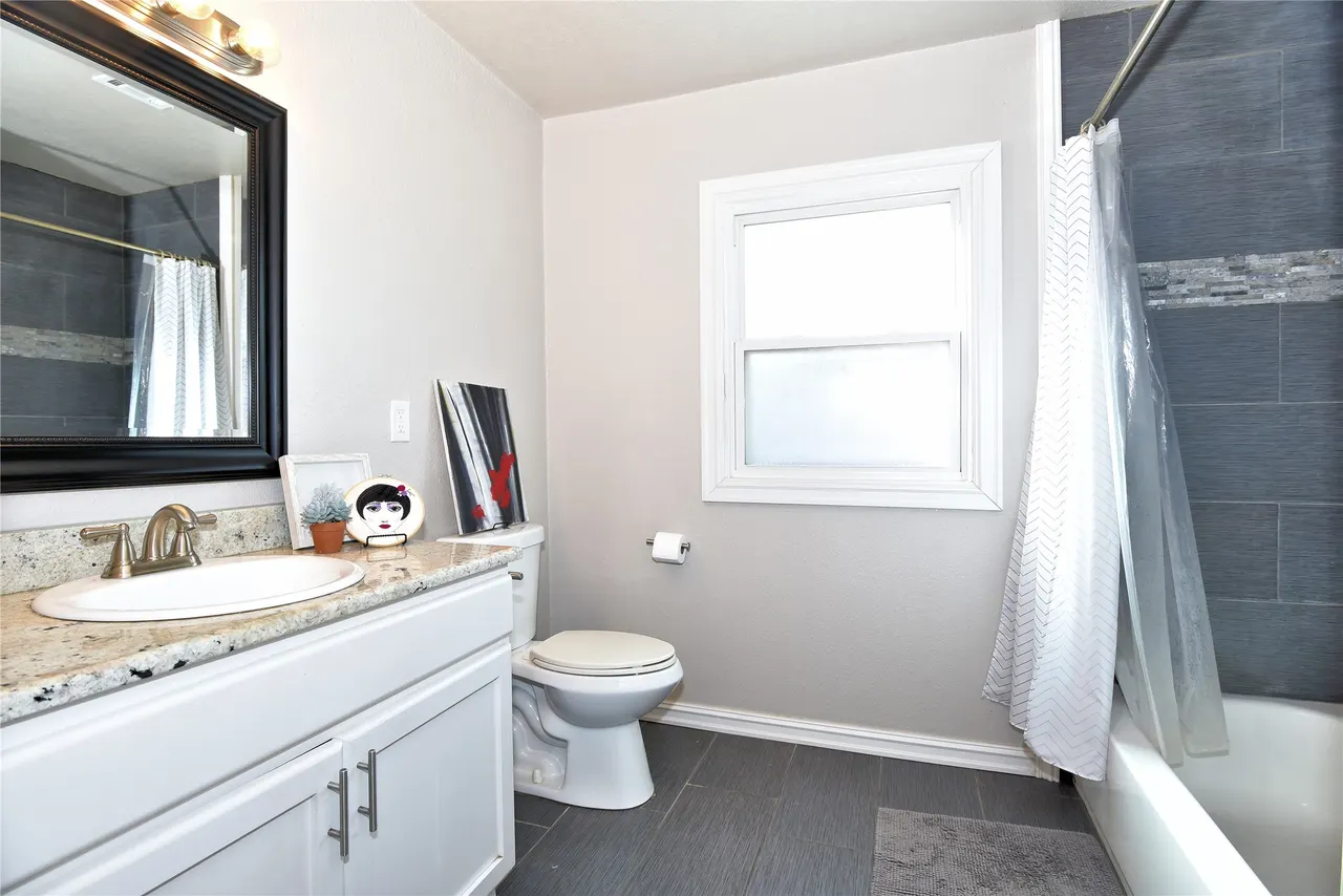 Photo 10 — 733 Oswego Avenue, Tulsa, OK 74112
