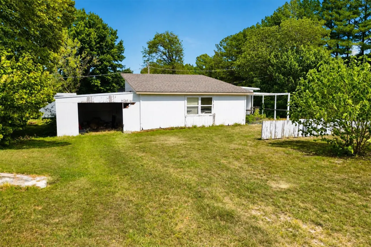 Front exterior — 518 E Broadway, Byng, OK 74820