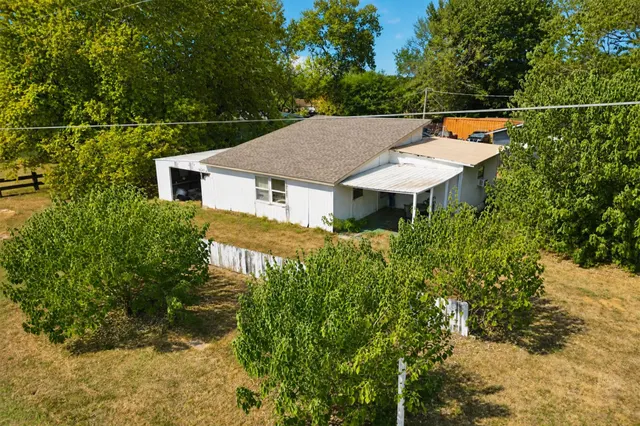 Photo 2 — 518 E Broadway, Byng, OK 74820