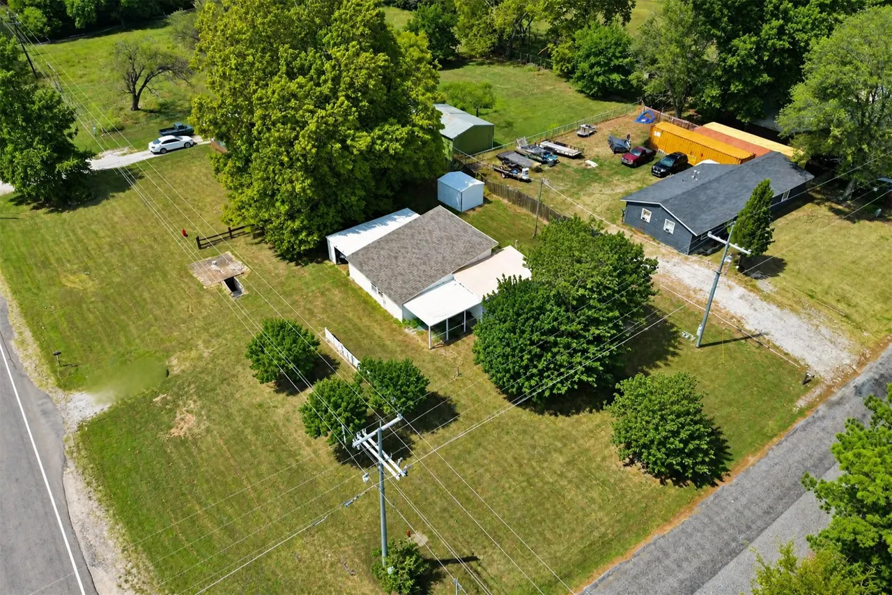 Photo 4 — 518 E Broadway, Byng, OK 74820