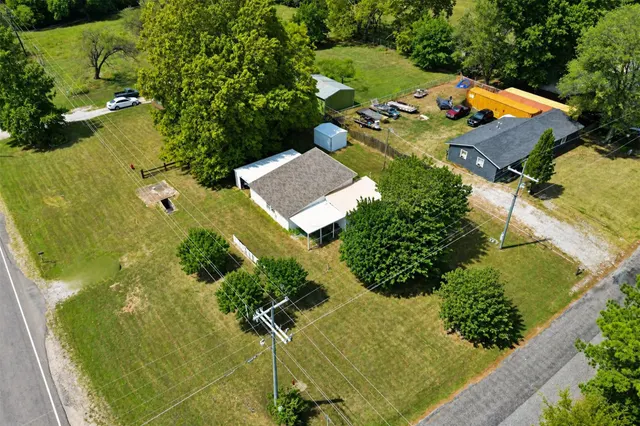 Photo 4 — 518 E Broadway, Byng, OK 74820