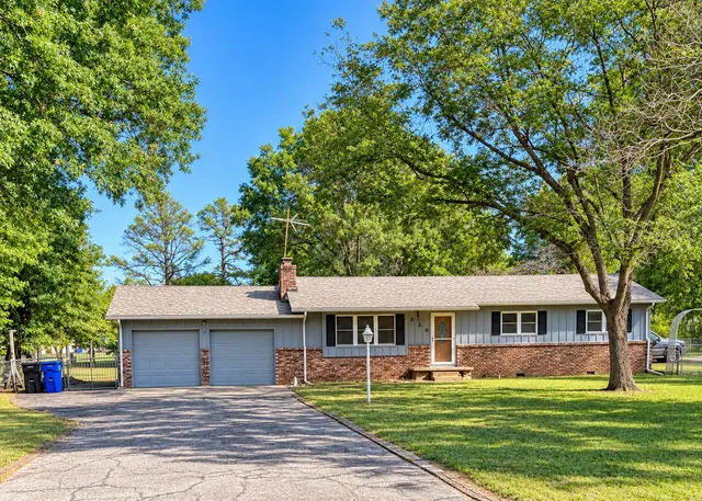 Photo 2 — 220 W Atlanta Street, Broken Arrow, OK 74012