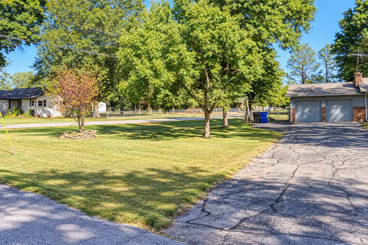 Photo 3 — 220 W Atlanta Street, Broken Arrow, OK 74012