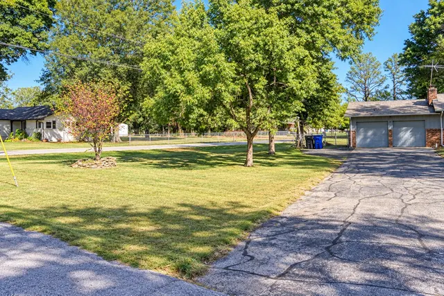 Photo 3 — 220 W Atlanta Street, Broken Arrow, OK 74012