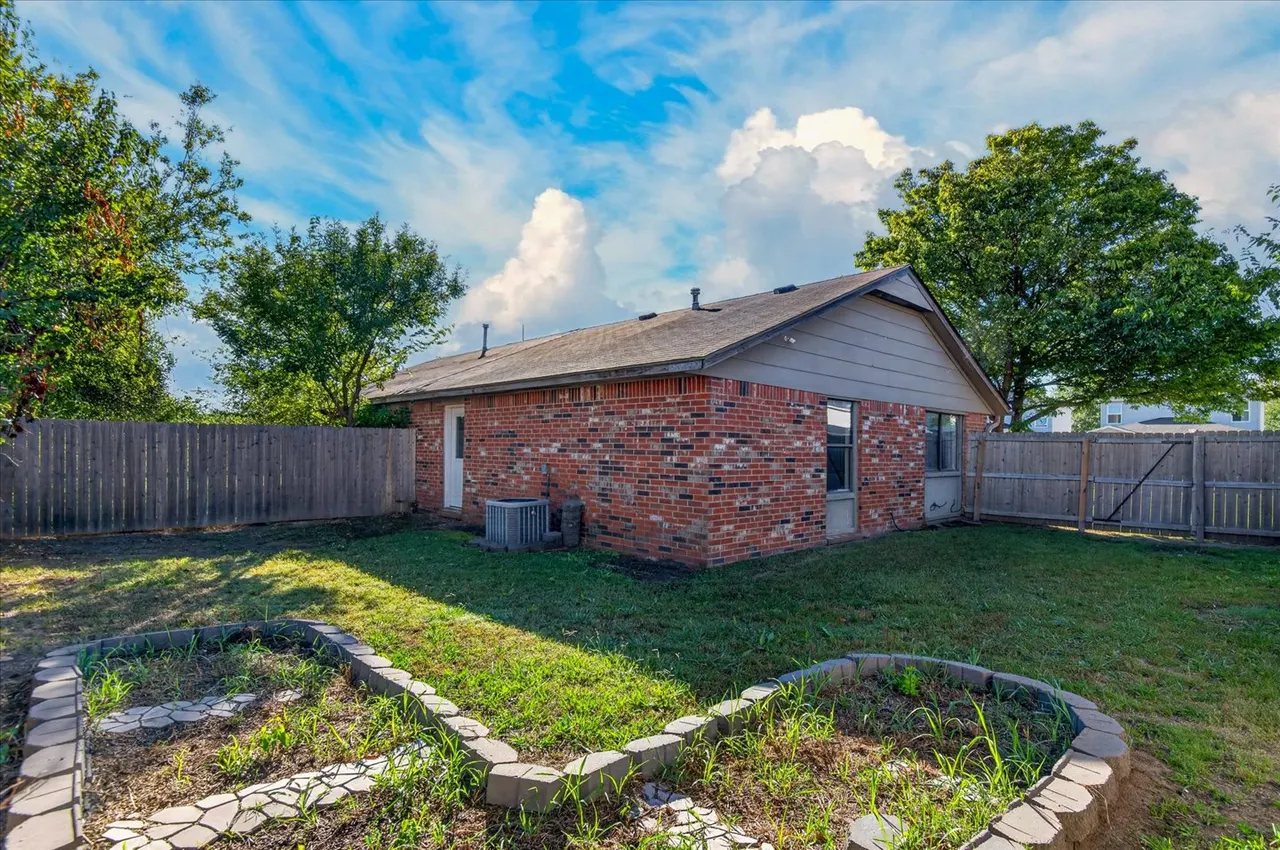 Photo 23 — 721 Acorn Drive, Bartlesville, OK 74003