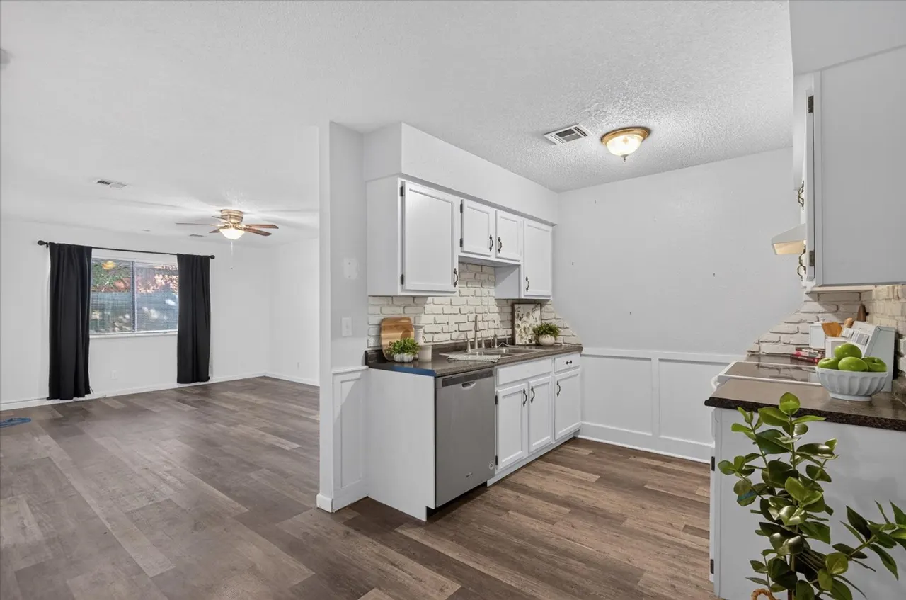 Photo 10 — 721 Acorn Drive, Bartlesville, OK 74003