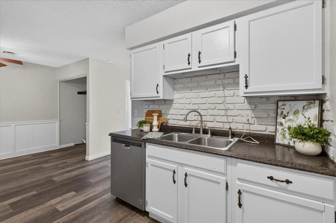 Photo 11 — 721 Acorn Drive, Bartlesville, OK 74003