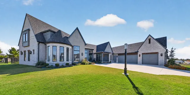 Photo 2 — 17584 E White Tail Cove, Owasso, OK 74055