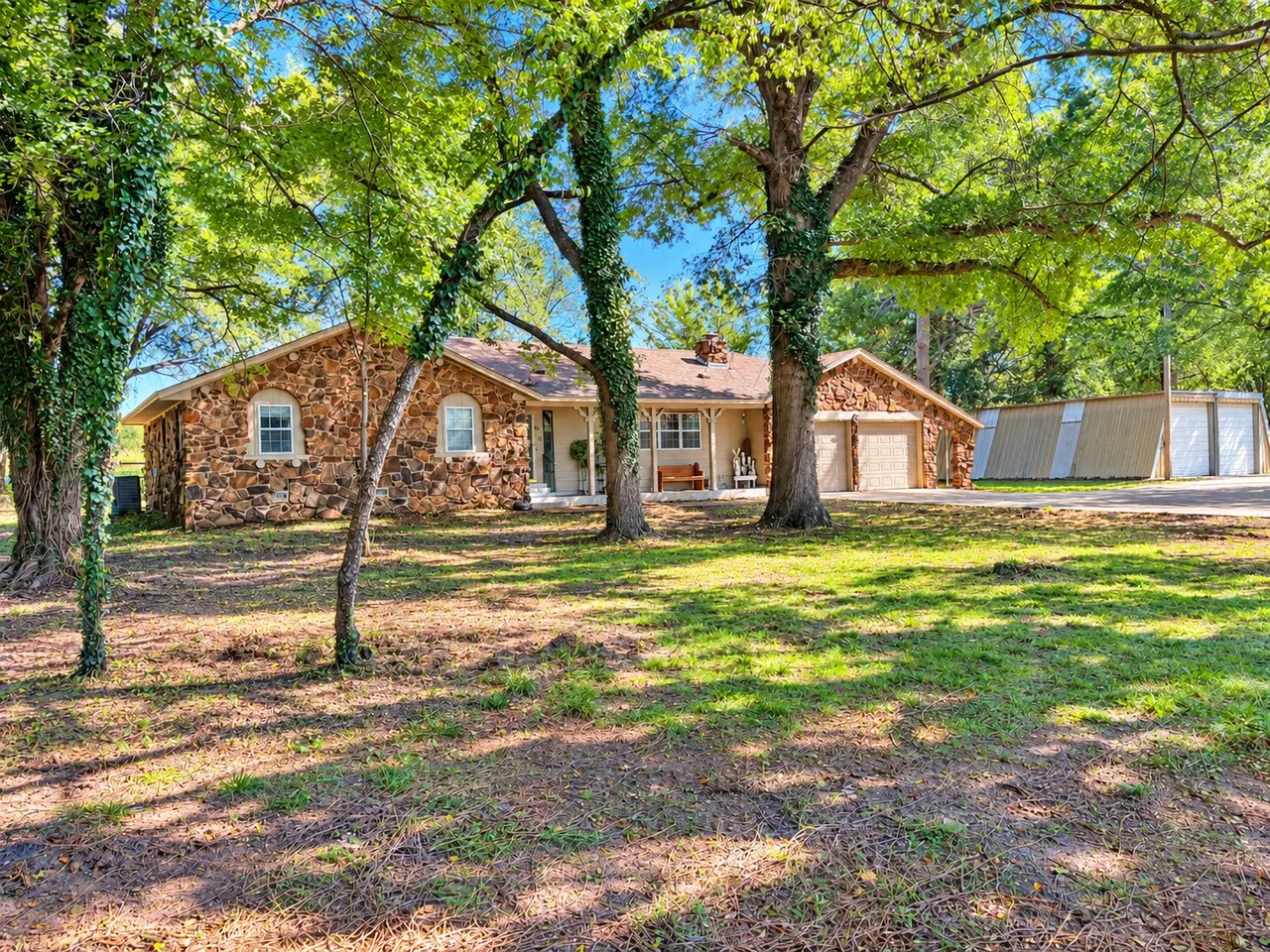 Photo 2 — 17155 S 321st East Avenue, Coweta, OK 74429
