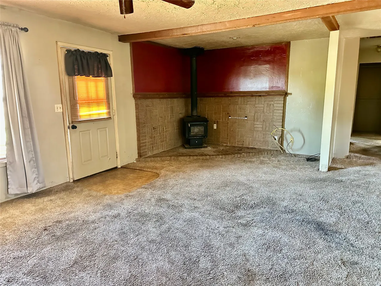 Photo 2 — 703 E Wynnewood Avenue, Sulphur, OK 73086